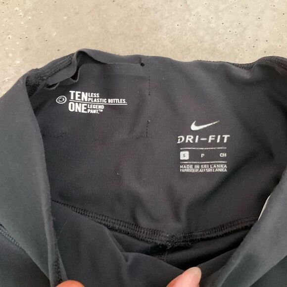 Nike Dri-Fit Running Capri Leggings - Picture 6 of 11